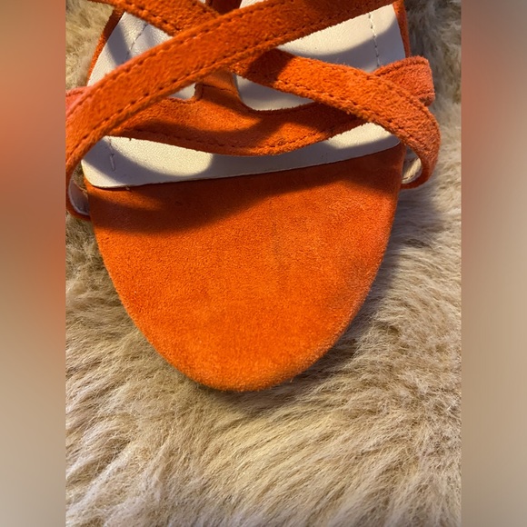 BCBGeneration Montie Orange Leather
Strappy 5 inch Heels Size 8 - Picture 13 of 13